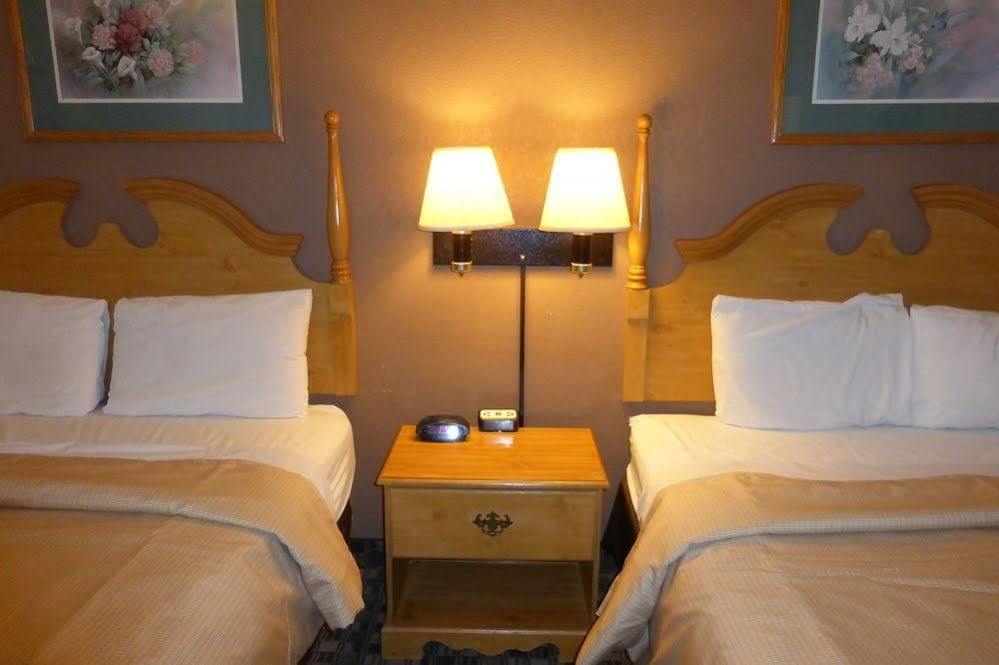Red Roof Inn & Suites Cave City Dış mekan fotoğraf